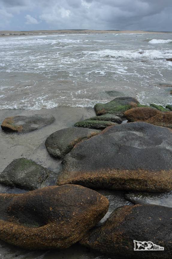 Em frente à nossa pousada, o mar de Cabo Polonio, no litoral do Uruguai